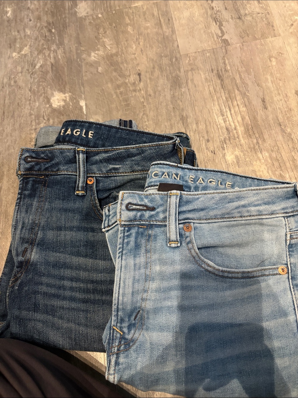 American Eagle Outfitters Men’s Jeans - Dark Blue and Light Blue Denim
